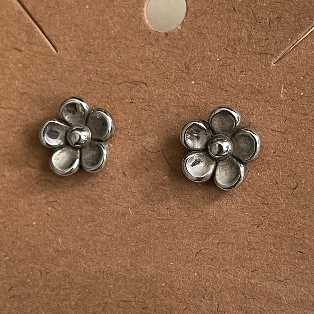 Flower Stud Earrings, Silver Plated 0.45”